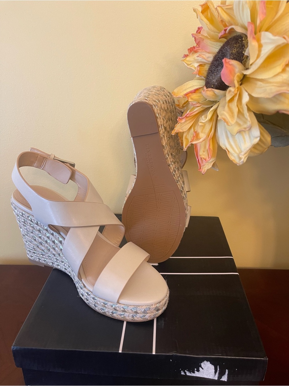 NWT Liverpool Women's Nude/Ecru Cross-Strap Espadrille Wedge Sandals - Picture 3 of 5